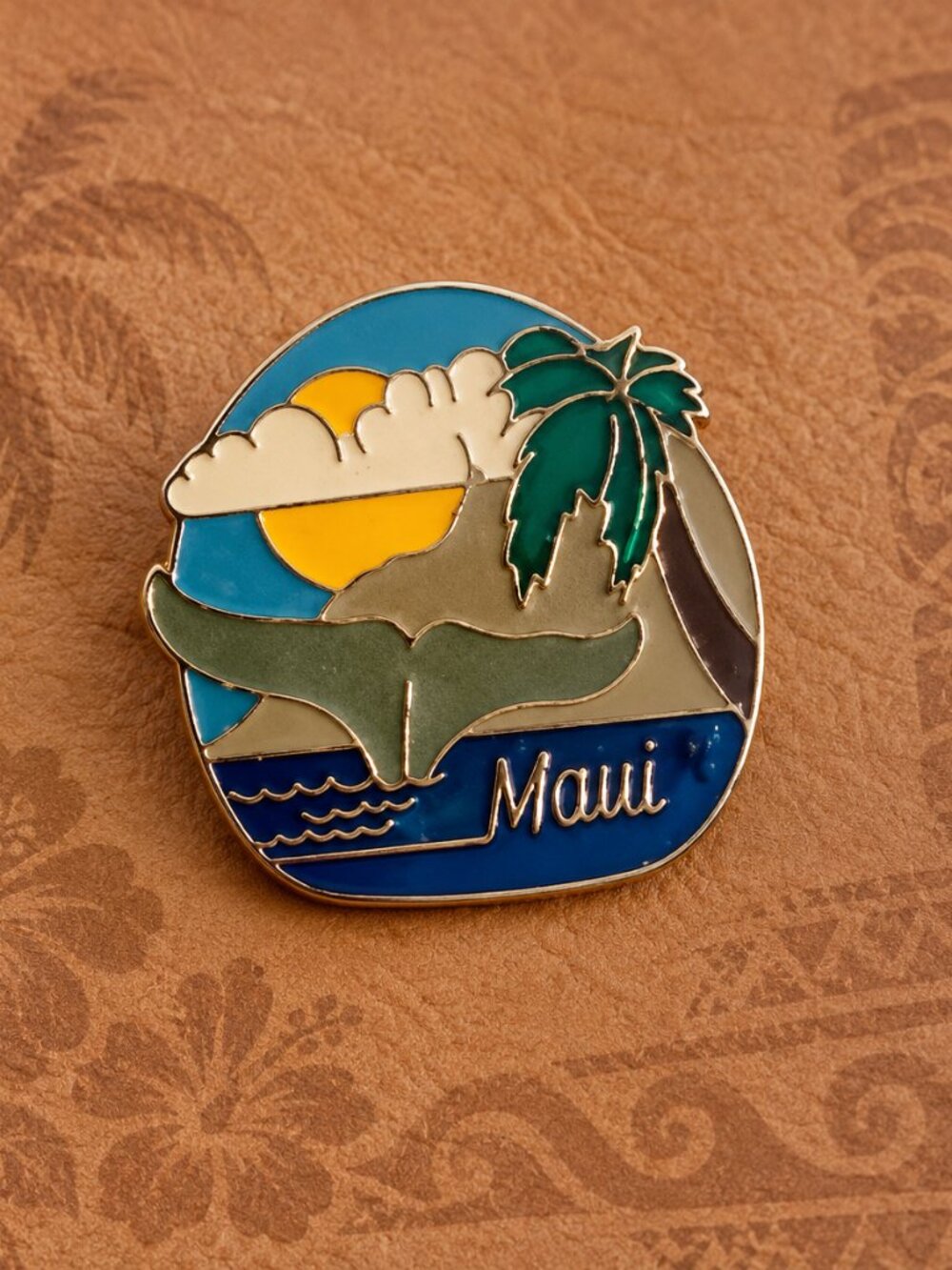 Maui Hawaii Polynesian Island Aloha Vintage Souvenir Lapel Pin - Hawaiian Beach